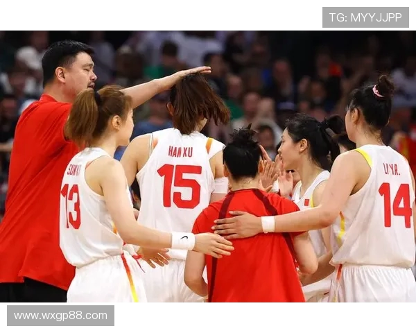 2017年中国女篮激战加拿大队展现强大实力与精湛技巧