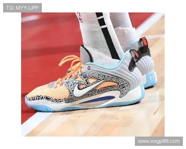 2024NBA全明星正赛球星战靴亮相詹姆斯杜兰特上脚新款配色